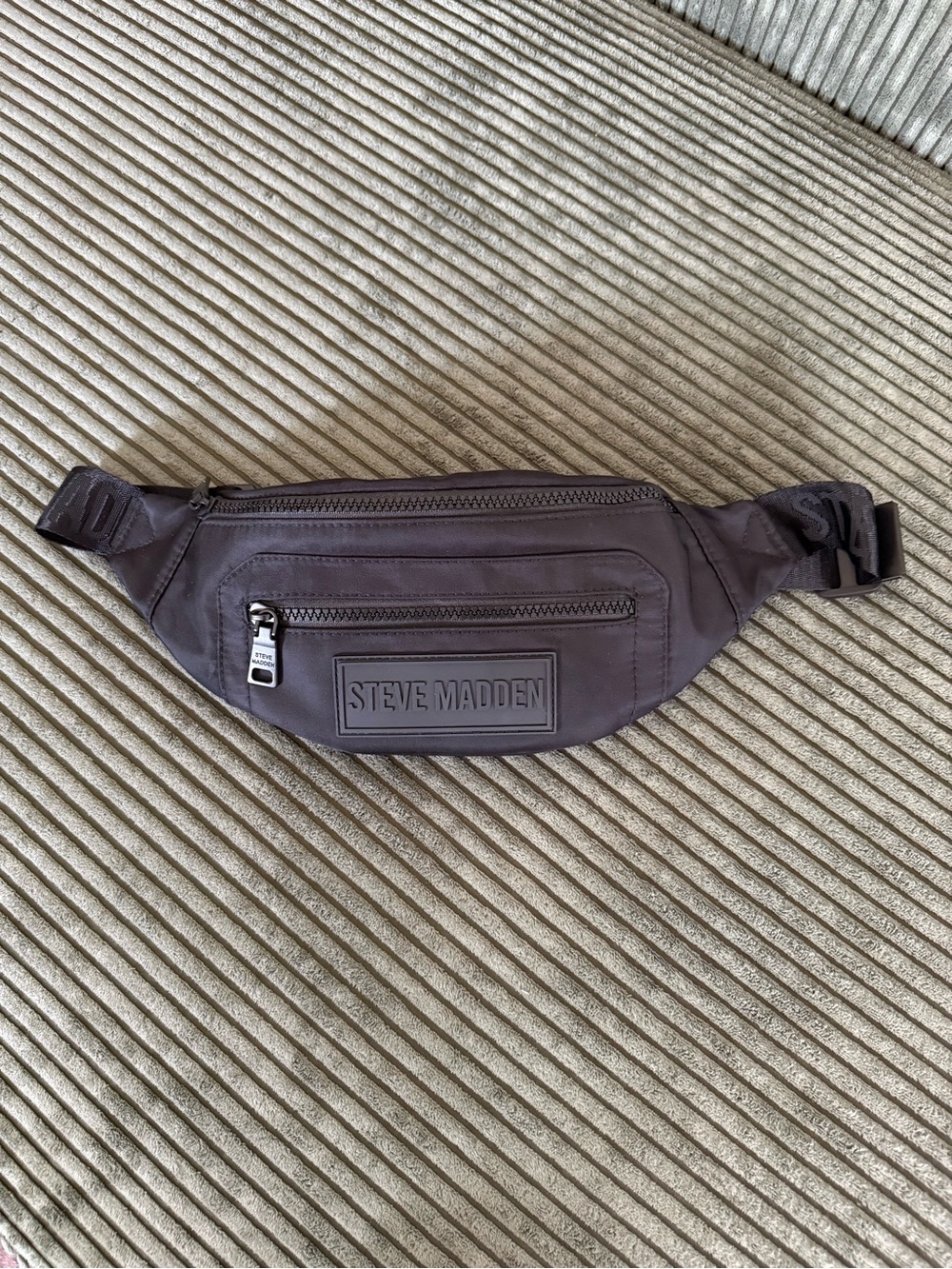 🖤 Steve Madden Black Belt Bag / Fanny Pack | EUC - Picture 4 of 9
